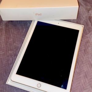 Apple IPad 7th generation 32GB GOLD